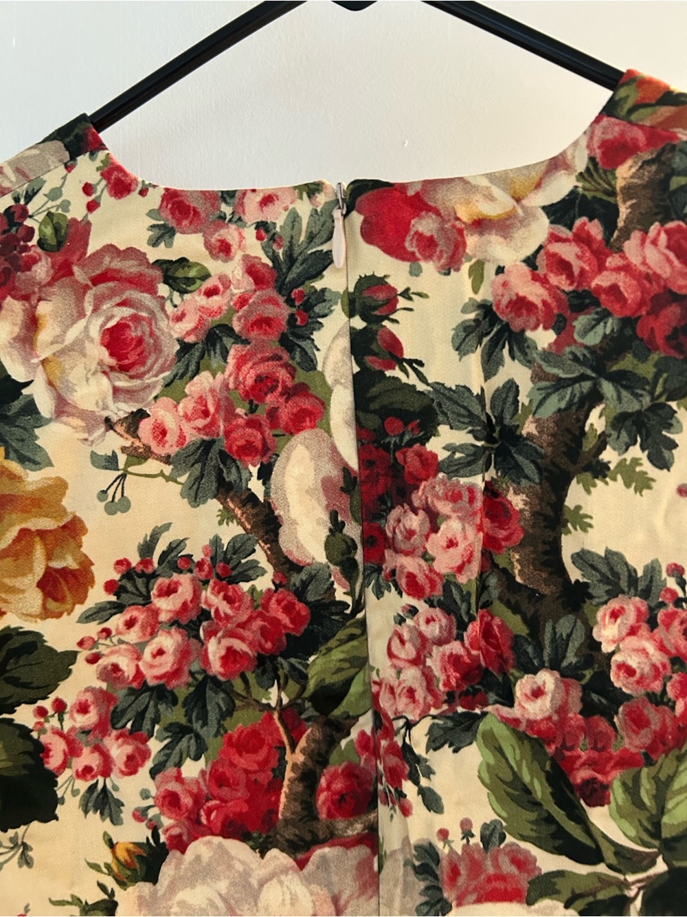 Zara Floral Cropped V-Neck Top in Cream, Pink & Green - Picture 5 of 6